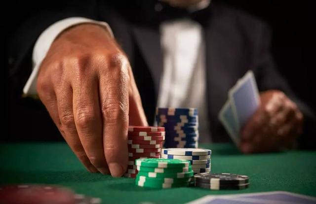 赌博网站在百度推广里昼伏夜出,一晚的费用竟要